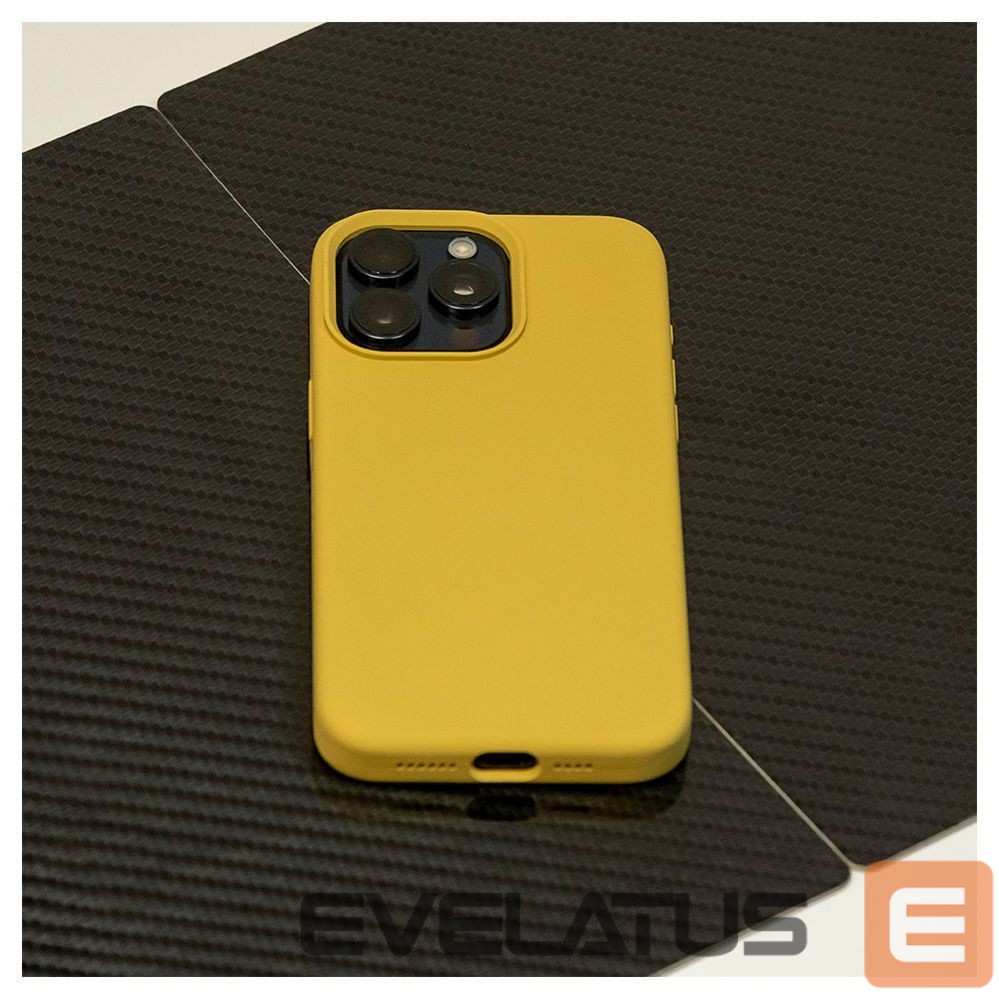 Back panel cover Evelatus Apple iPhone 15 Pro Premium Soft Touch Silicone Case Gold