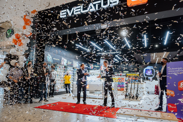 The largest Evelatus smart store opens in Akropole shopping centre