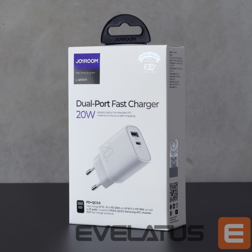 Adapter Joyroom Joyroom fast charger USB-A QC3.0 / USB-C PD 20W white (L-QP2011)