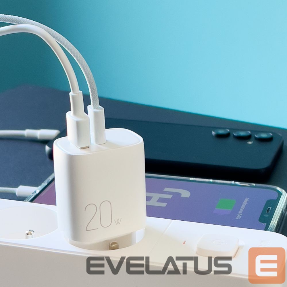 Adapter Joyroom Joyroom fast charger USB-A QC3.0 / USB-C PD 20W white (L-QP2011)