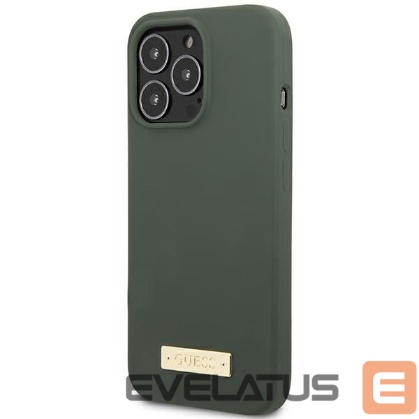 Back panel cover Guess Guess Silicone Logo Plate MagSafe case for iPhone 13 Pro / iPhone 13 - green