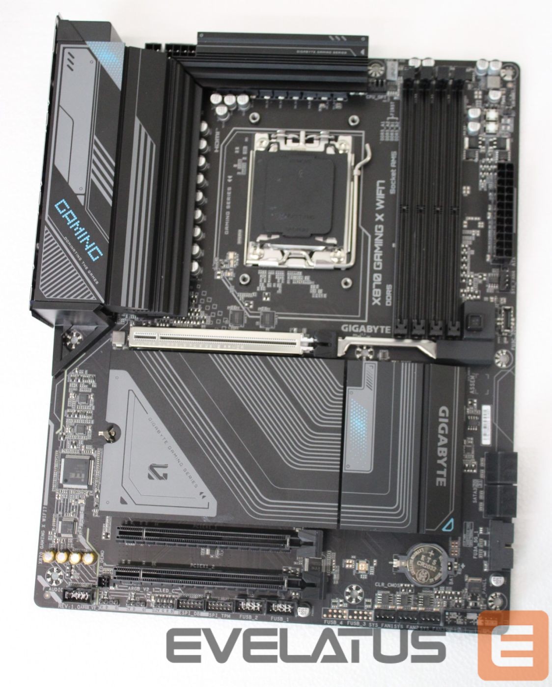 Motherboard for Intel processors Gigabyte REFURBISHED, USED, WITHOUT INSTRUCTIONS, WITHOUT ORIGINAL BOX, WITHOUT ANTENNA